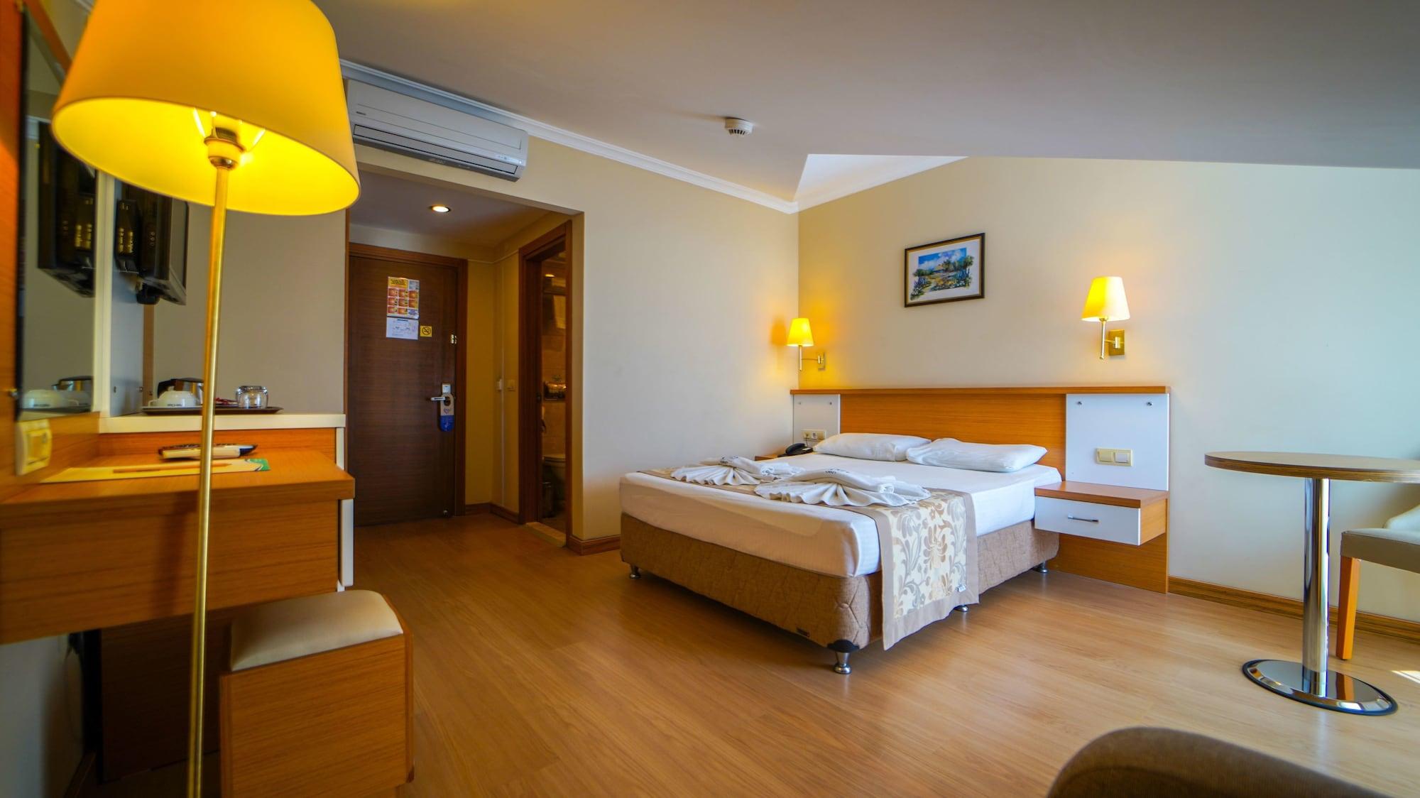 Aes Club Hotel Олудениз Экстерьер фото